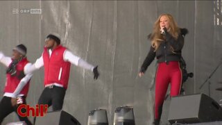 Mariah Carey Huge Camel Toe on Stage
