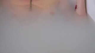 Florence Thomassin Topless Tiger Lily, quatre femmes dans la vie s01e06