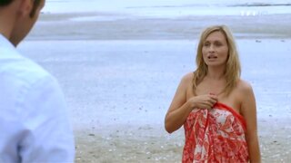 Elodie Hesme Nude on Vive la colo s01e05