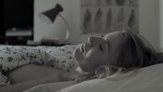 Mona Walravens Topless in A tort ou a raison s02e04