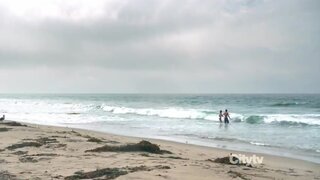 Emily VanCamp in Bikini on Revenge s01e07
