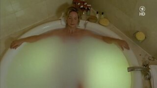 Ann-Kathrin Kramer in bathtub from Ich trag dich bis ans Ende der Welt