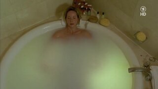 Ann-Kathrin Kramer in bathtub from Ich trag dich bis ans Ende der Welt