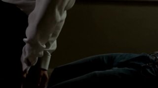 Gillian Anderson Skimpy on Fall s01e02