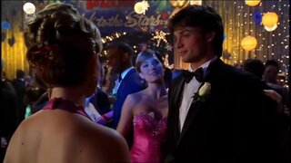Erica Durance Cleavage on Smallville