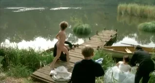Isabelle Illiers Naked in the water in Mes nuits sont plus belles que vos jours