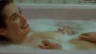 Emmanuelle Devos, Magali Woch and Marie-Francoise Gonzales Naked in Rois et reine