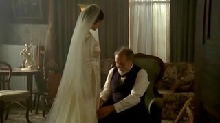 Madeleine West in Satisfaction s03e02