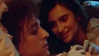 Penélope Cruz Nude in Serie rose Elle et Loui