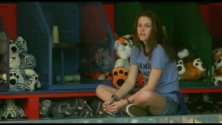 Kristen Stewart lovely Ass in Adventureland