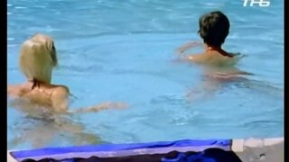 Tonya Kinzinger and Adeline Blondieau in Bikini and See-Thru in Sous le soleil, Jusquau bout