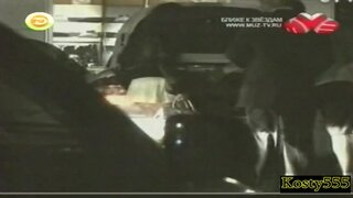 Britney Spears in short skirt and Tosses Her Lit Cigarette At Gas Station