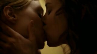 Heather Graham with Jessica Stroup showing Bare Boobs and kissing each other in Broken