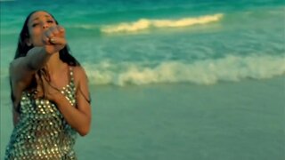 Jennifer Lopez ft. Lil Wayne Im Into You Music Video