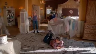 Elisha Cuthbert on Happy Endings s1e3