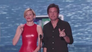 Elizabeth Banks shakes her Butt on stage and Leggy at the Teen Choice Awards