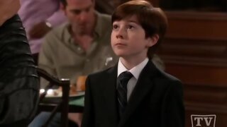 Jennifer Love Hewitt Cleavage in Hot in Cleveland