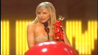 Kristen Bell from the 2007 video game awards