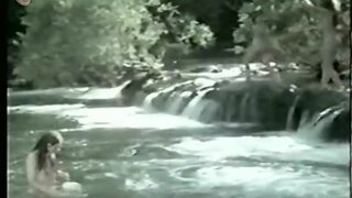 Bernadette Lafont totally Nude in Colinot