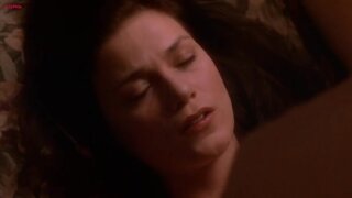 Linda Fiorentino Nude in Jade