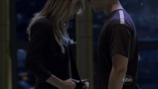 Laura Vandervoort in Underwear on V s02e01