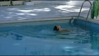 Fanny Gautier Nude swimming in Mi Casa Es Tu Casa