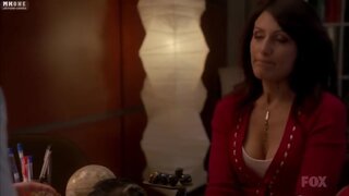 Lisa Edelstein Massive Cleavage on House S07E05