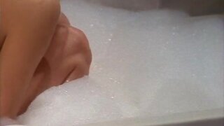 Anja Kling Nude having a bath from Todliche Wahl. Die Feindin