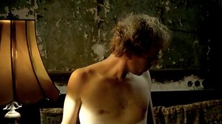 Nastassja Kinski Topless and in Panties in Falsche Bewegung