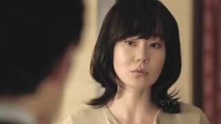 Yunjin Kim Flashing her Bra on Lost s6e10