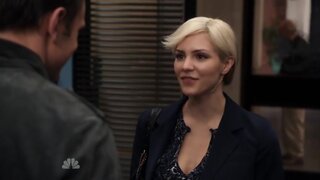Katharine McPhee on Community S1e18