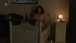 Christine Neubauer in Lingerie in Die Erntehelferin