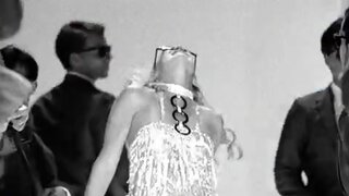 Kate Hudson in Lingerie in Nine