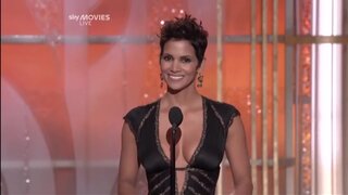 Halle Berry Big Cleavage at the 2010 Golden Globes
