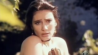 Angela Cavagna Busty Italiana Topless in Chiavi in Mano