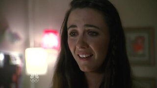 Hayden Panettiere and Madeline Zima kiss on Heroes